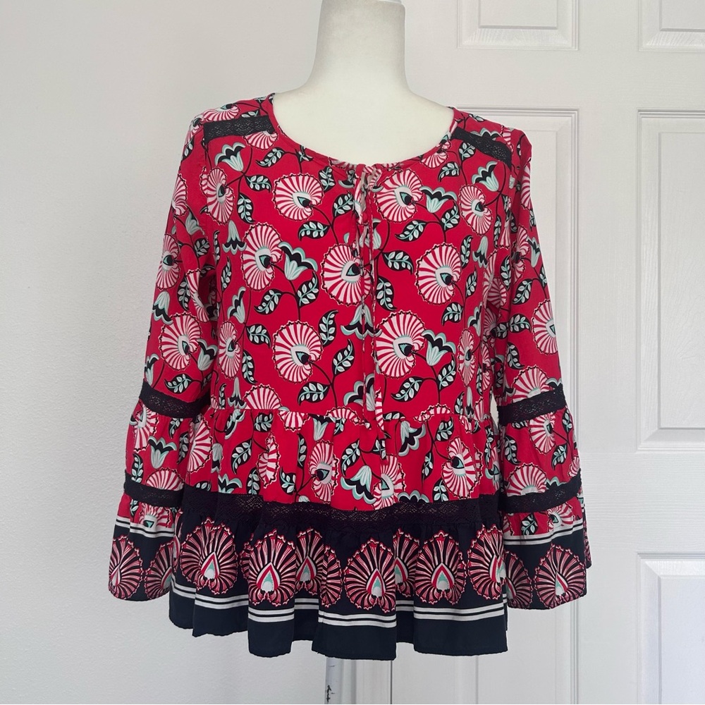 Crown & Ivy Red and Black Floral Blouse size M